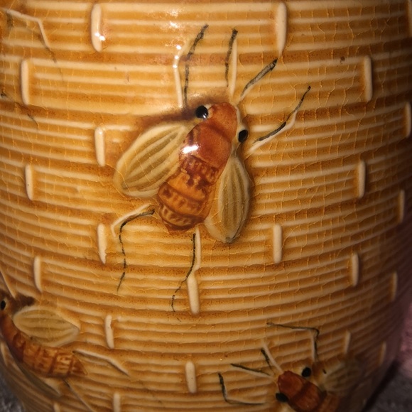 Vintage circa 1960’s Beehive canister.   Made in Portugal - Picture 2 of 5